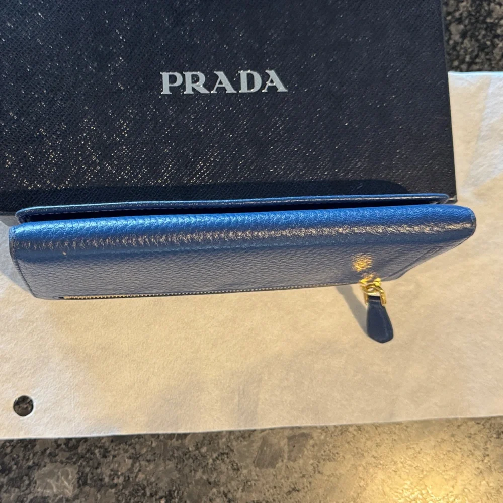 Prada Elegant Blue Wallet Set - Picture 9 of 12